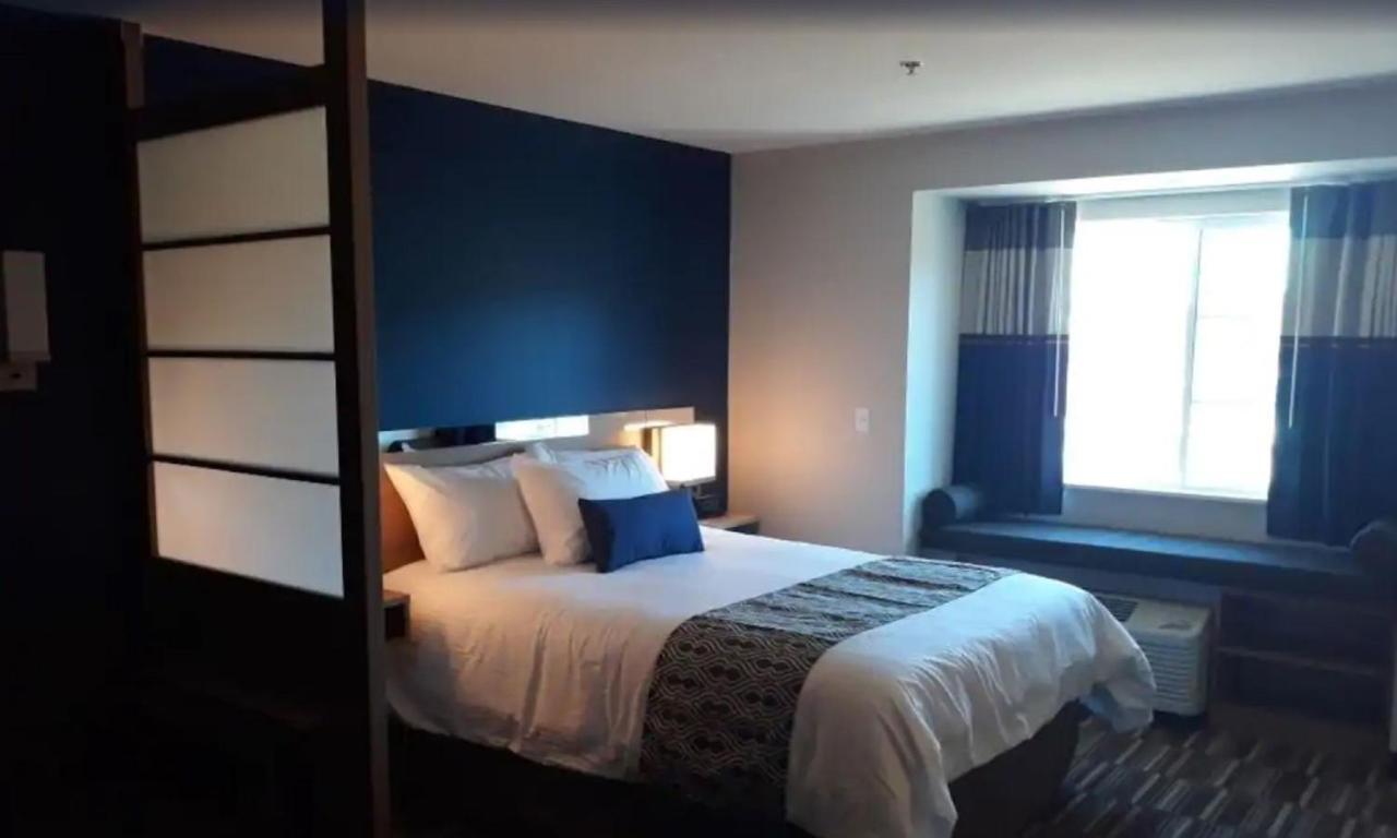 Microtel & By Wyndham Hotel Woodland Park