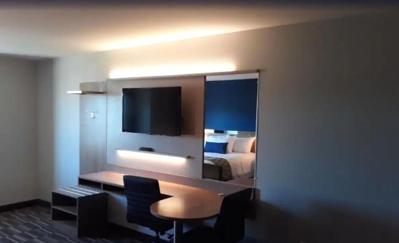 Microtel & By Wyndham Hotel